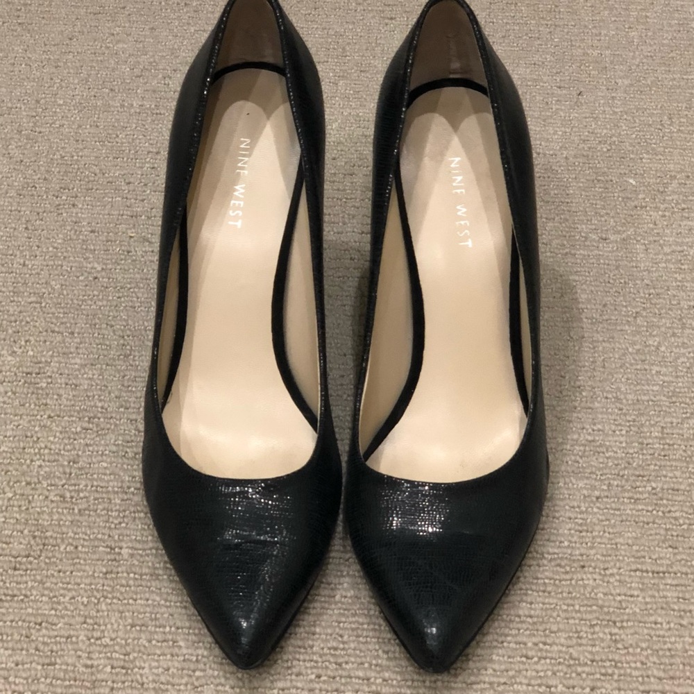 Nine West snakeskin Gwendle black pointed toe heel